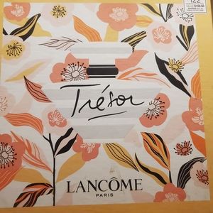 Lancome Paris Tresor L'EAU Parfum Spray Gift Set